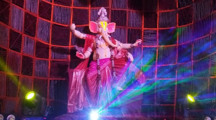 চট্টগ্রামের রাউজান উপজেলার দক্ষিণ নোয়াপাড়া তরুণ সংঘের উদ্যোগে ও উৎসবমুখর পরিবেশে অনুষ্ঠিত হলো সার্বজনীন শ্রীশ্রী গণেশ পূজা।দুইদিনব্যাপী নানা আয়োজনে মুখরিত ছিল পূজামণ্ডপ প্রাঙ্গণ। অনুষ্ঠানের শুরুতে মঙ্গল প্রদীপ প্রজ্জ্বলনের মধ্য দিয়ে পূজার কার্যক্রম উদ্বোধন করা হয়। এরপর অনুষ্ঠিত হয় শ্রীশ্রী গণেশ পূজা, ধর্মীয় নাটক, নৃত্য, মনোজ্ঞ সাংস্কৃতিক অনুষ্ঠান এবং মহাপ্রসাদ বিতরণ।