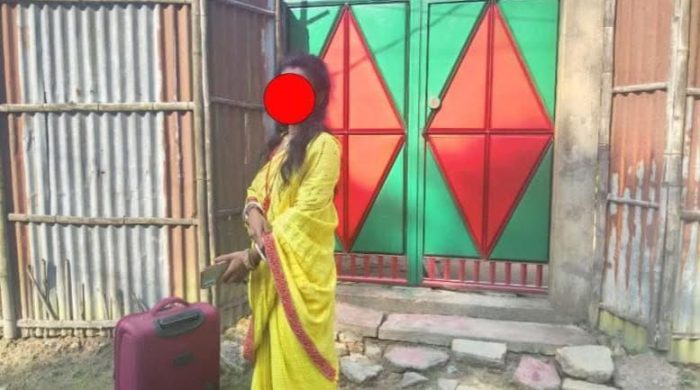 মৌলভীবাজারের শ্রীমঙ্গলে প্রেমিকের বাড়িতে অবস্থান নিয়ে অনশন করছেন এক প্রেমিকা। মঙ্গলবার (১৪ই অক্টোবর) সকাল থেকে ওই তরুণী তার মাকে সঙ্গে নিয়ে প্রেমিকের বাড়ির সামনে অবস্থান করছেন। অনশনরত তরুণীর নাম পান্না দাশ (২৫)। তিনি শ্রীমঙ্গল উপজেলার সদর ইউনিয়নের দক্ষিণ উত্তরসুর এলাকার সুকুমার সরকার ও আরতি সরকারের মেয়ে।